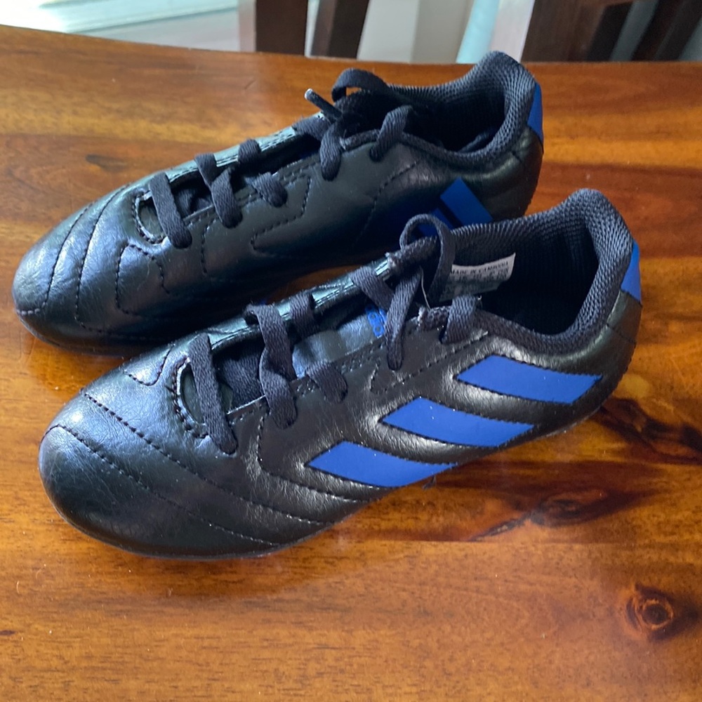 Adidas boys soccer cleats size 11
